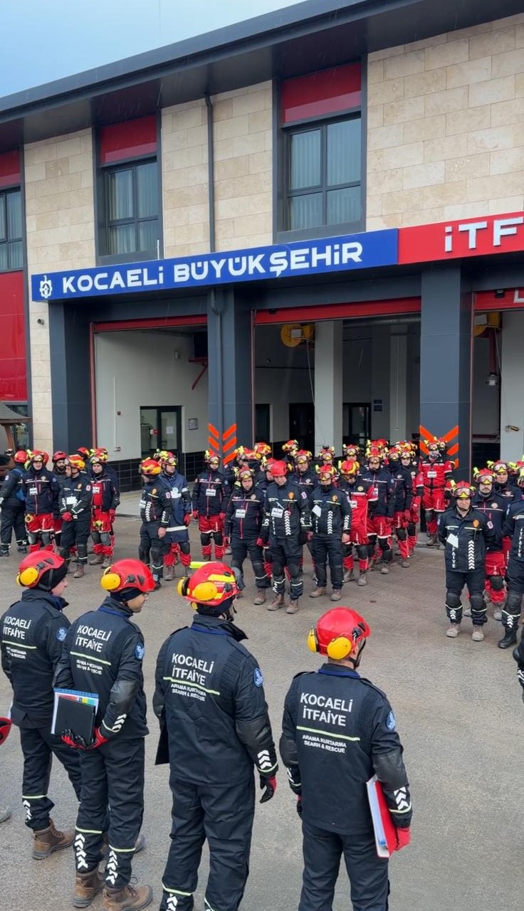 Kocaeli Büyükşehir İtfaiyesi, Afad'tan Tam Yetki Aldı (13)