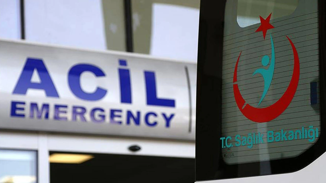 Kocaeli De 2 Isci Servisi Carpisti 3 Kisi Yaralandi