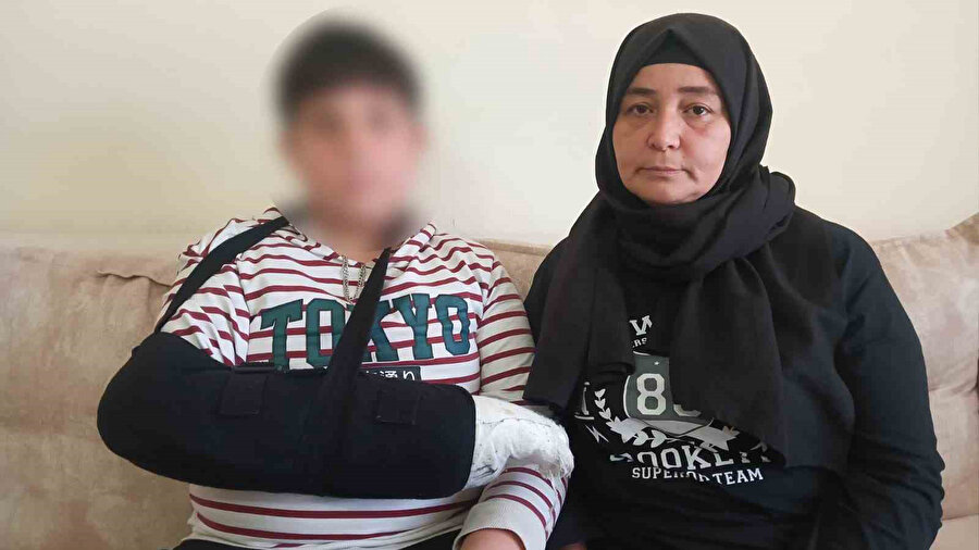 Resized 8F8D9 32773Da22