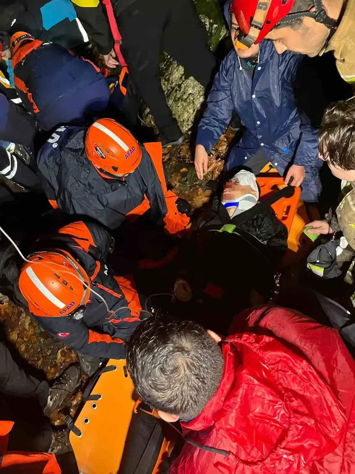 Uludagda Doga Gezisi Faciayla Bitti 17656057586 Yasindaki Cocuk Ucurumda Can Verdi 1765605758