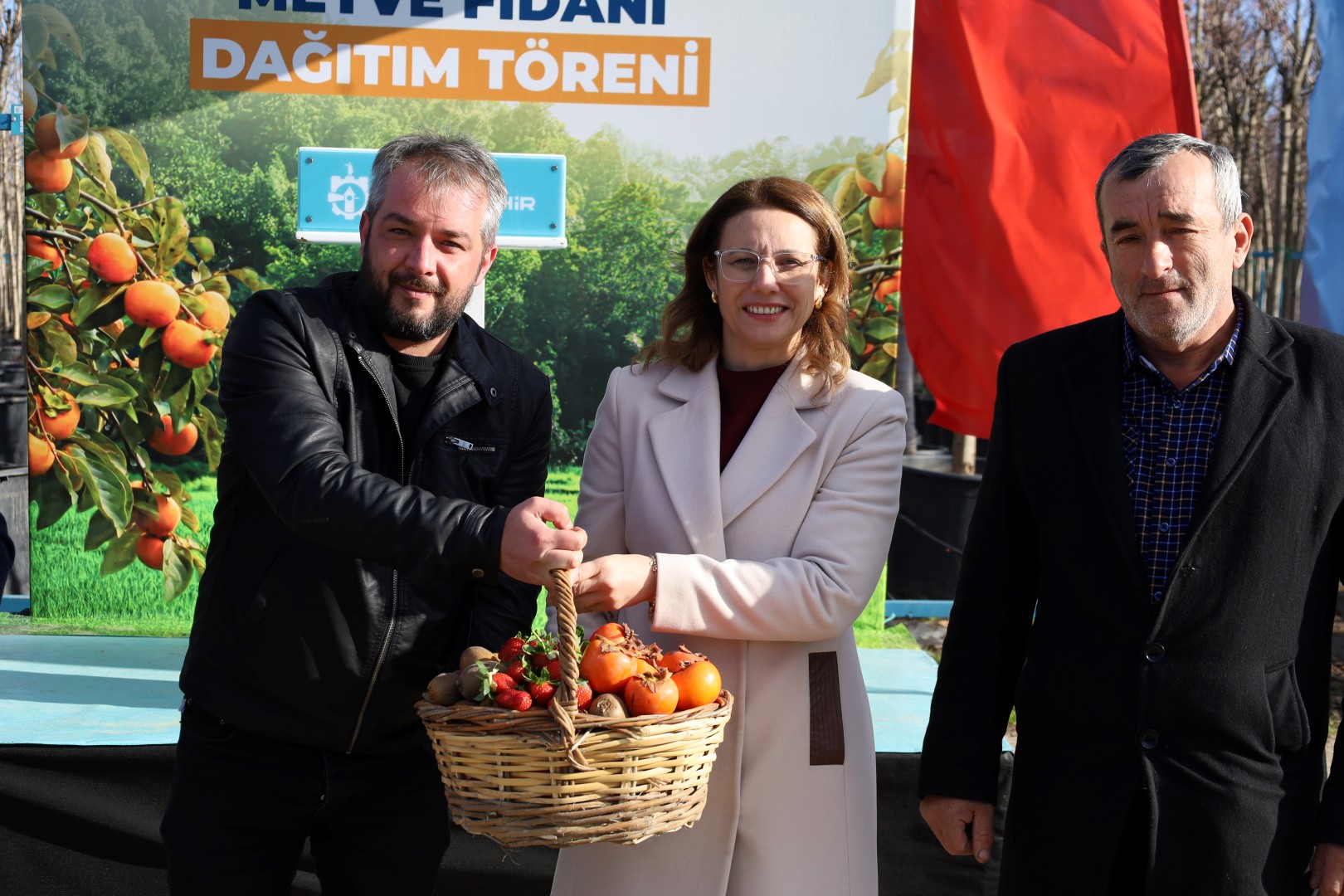 Üreticilere 3 Bin 600 Trabzon Hurması Fidanı Dağıtıldı (13)