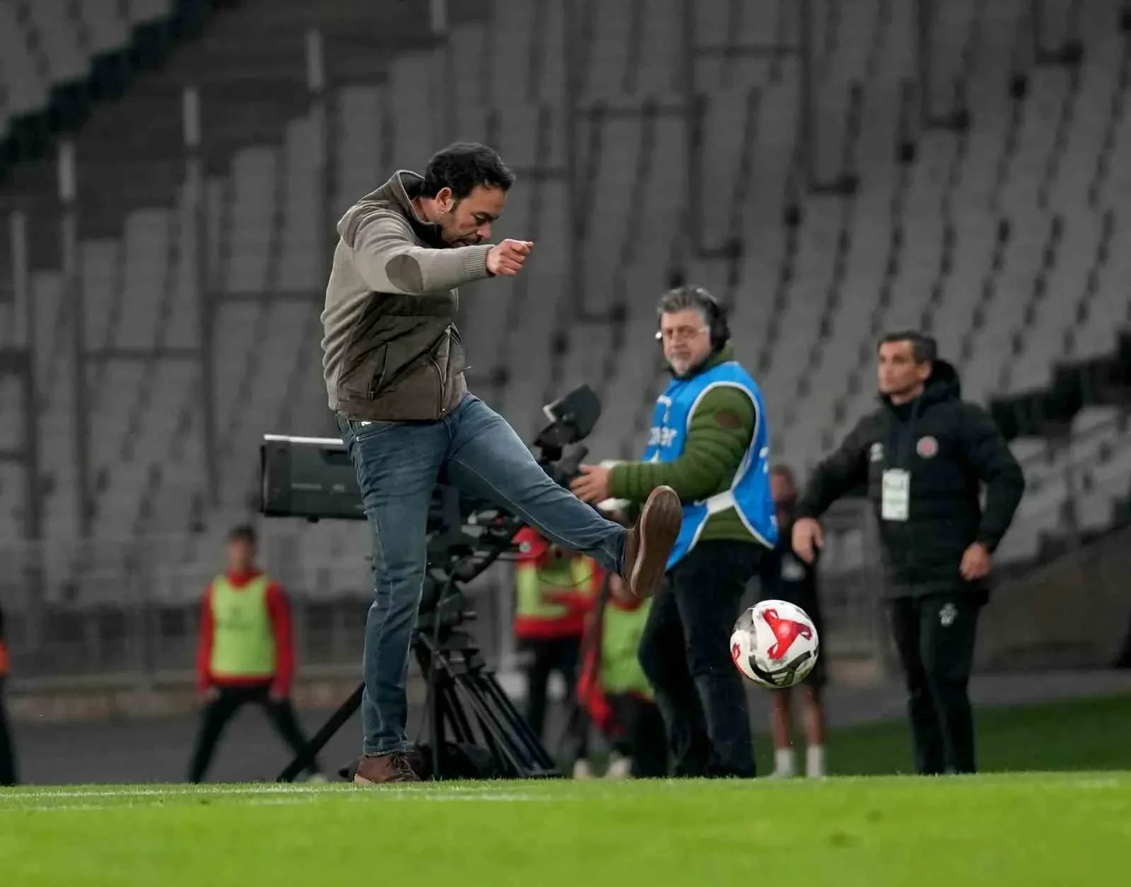 Whatsapp Gorsel 2025 17632453452 17632453454 Saat 205311 7Fed7F1A 1763245345