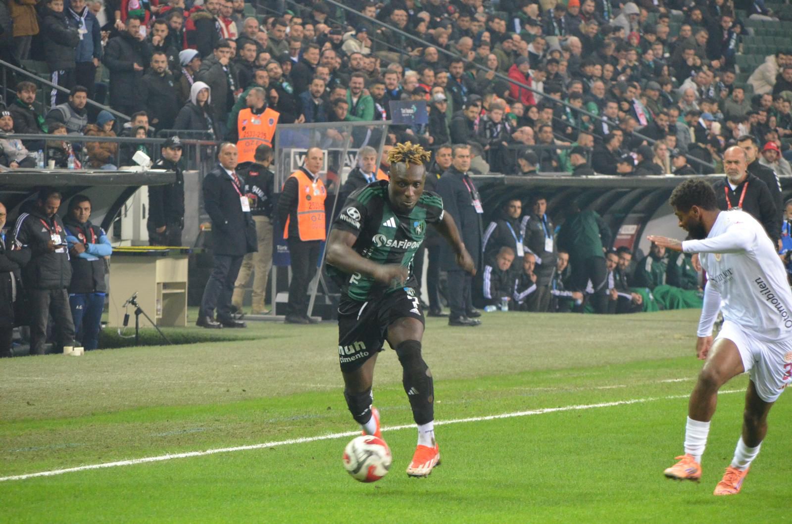 Whatsapp Image 2025 12 19 At 21.04.42