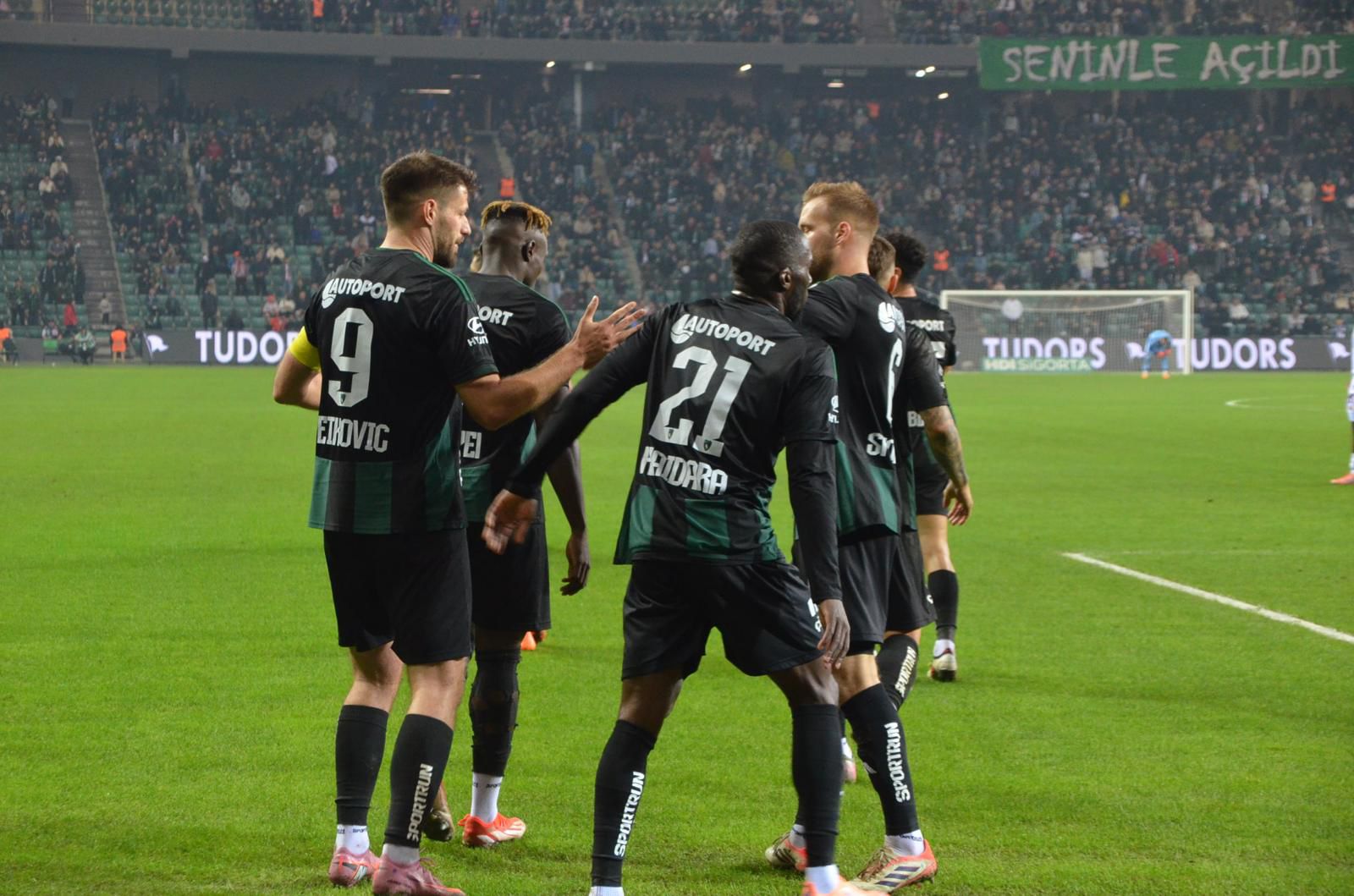 Whatsapp Image 2025 12 19 At 21.04.44