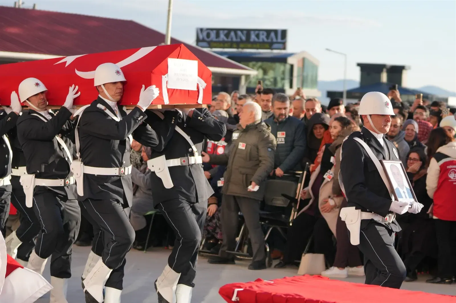 Yalovadaki Deas Operasyonunda Sehit Olan 3 Polis Icin Toren Duzenlendi 8