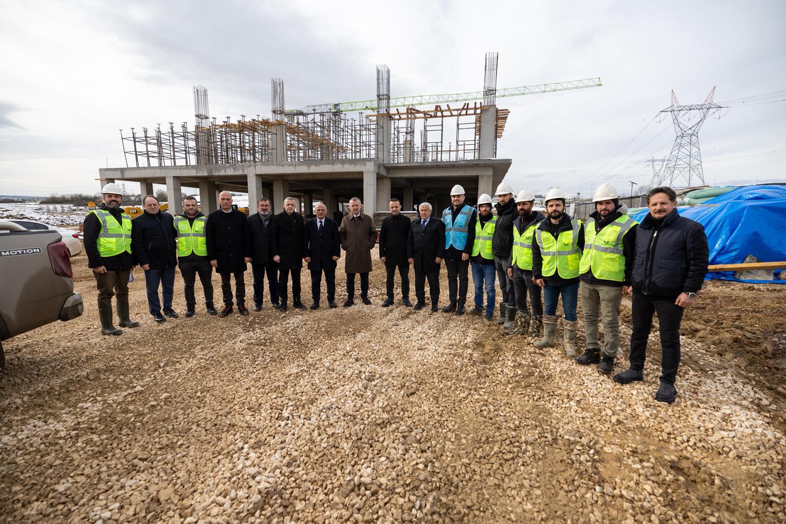 Büyükakın Kocaelispor'umuzu Avrupa Standartlarında Bir Tesise Kavuşturacağız (5) (1)