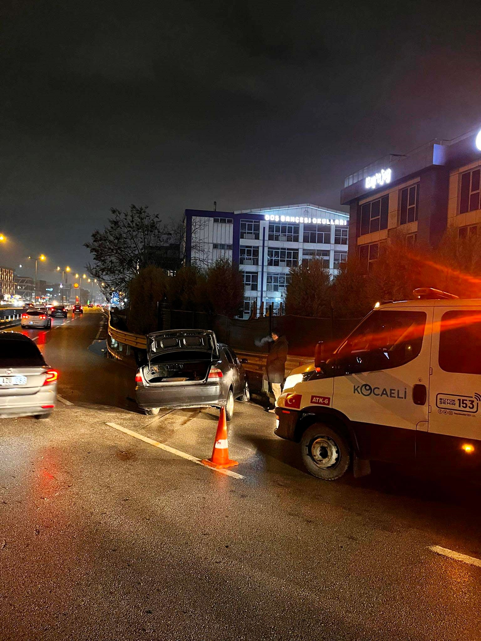 Büyükşehir A Takımı'ndan Kazaya Anında Müdahale (3)