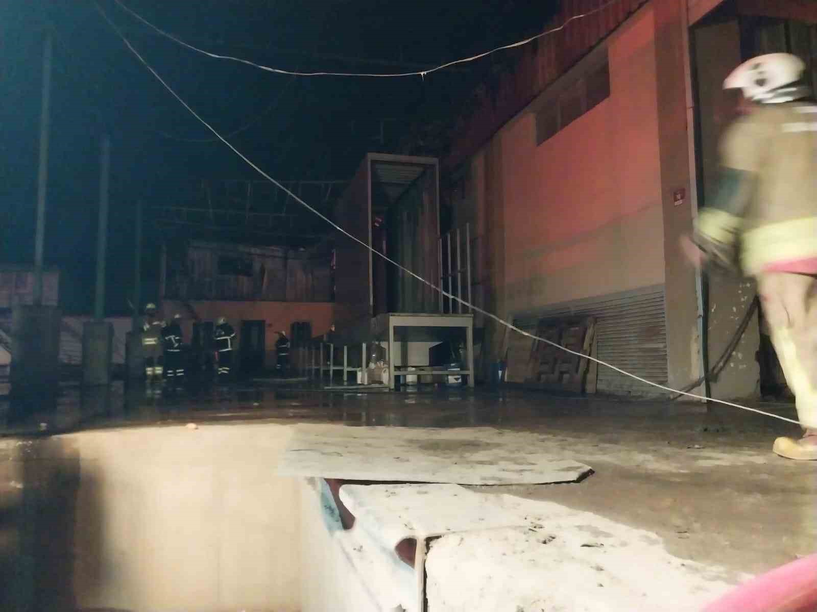 Hatay Erzin Fabrika Yangını 1 Işçi Öldü Özgünkocaelicomtr (2)