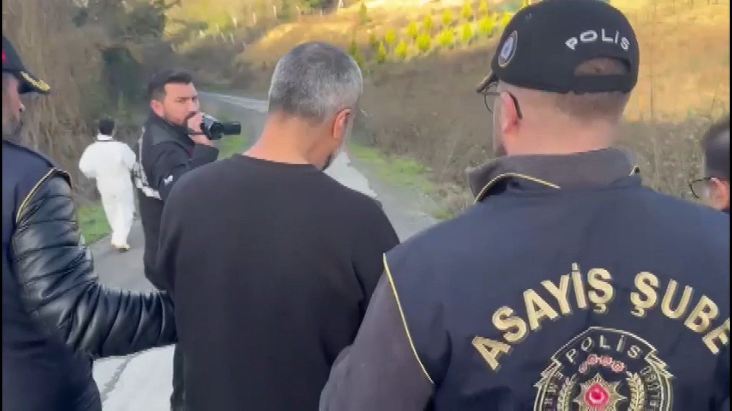 Istanbul Eyupsultanda Miras Icin Anne 1140404 338630