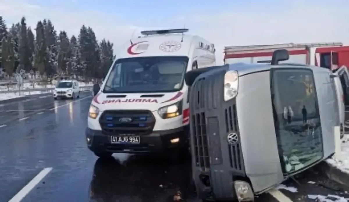 Kandıra Yolunda Kaza Özgünkocaelicomtr Kocaelihaber