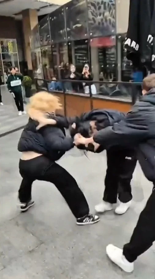 Kiz1 1Jpeg Z Z S I K5 U5E0I8 W L2O8 Ks Bz A