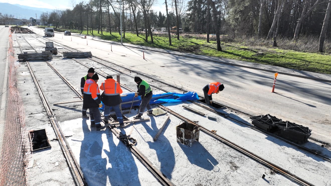 Raylar Tam Yol Kartepe'ye Doğru Döşeniyor (33)