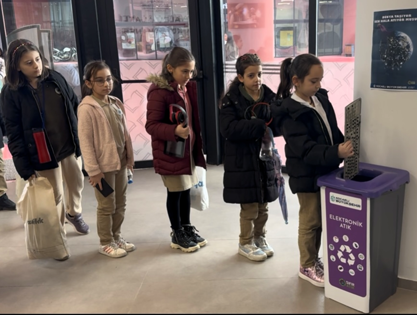 Atık Malzemeleri Sanata Dönüştürdüler (1)