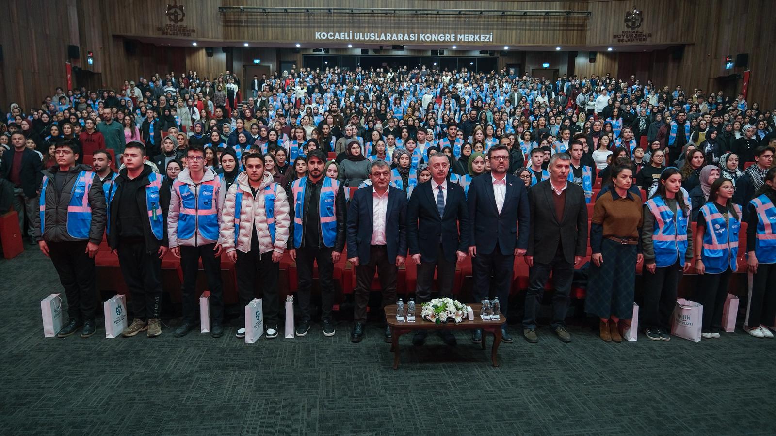 Büyükakın %22İyilik Bulaşıcıdır, Biz De Onun Taşıyıcısıyız%22 (9)-1