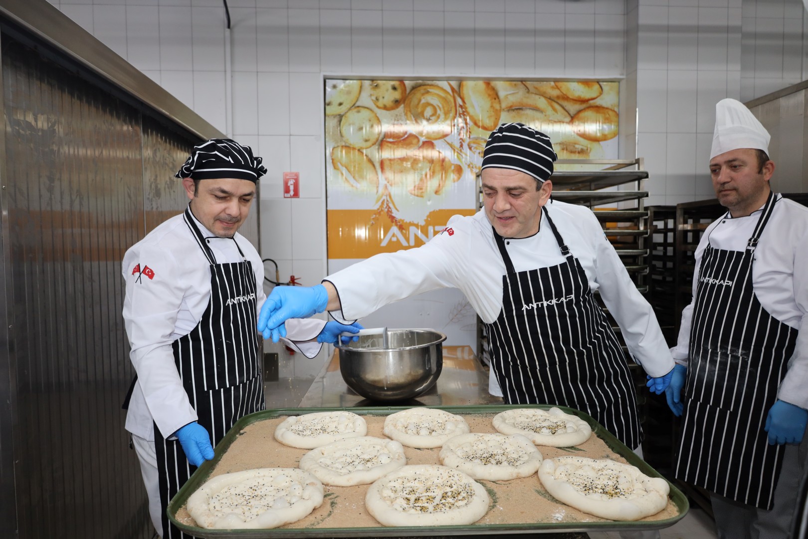 Halk Ekmek'te Ramazan Pidesi 20 Tl (3)