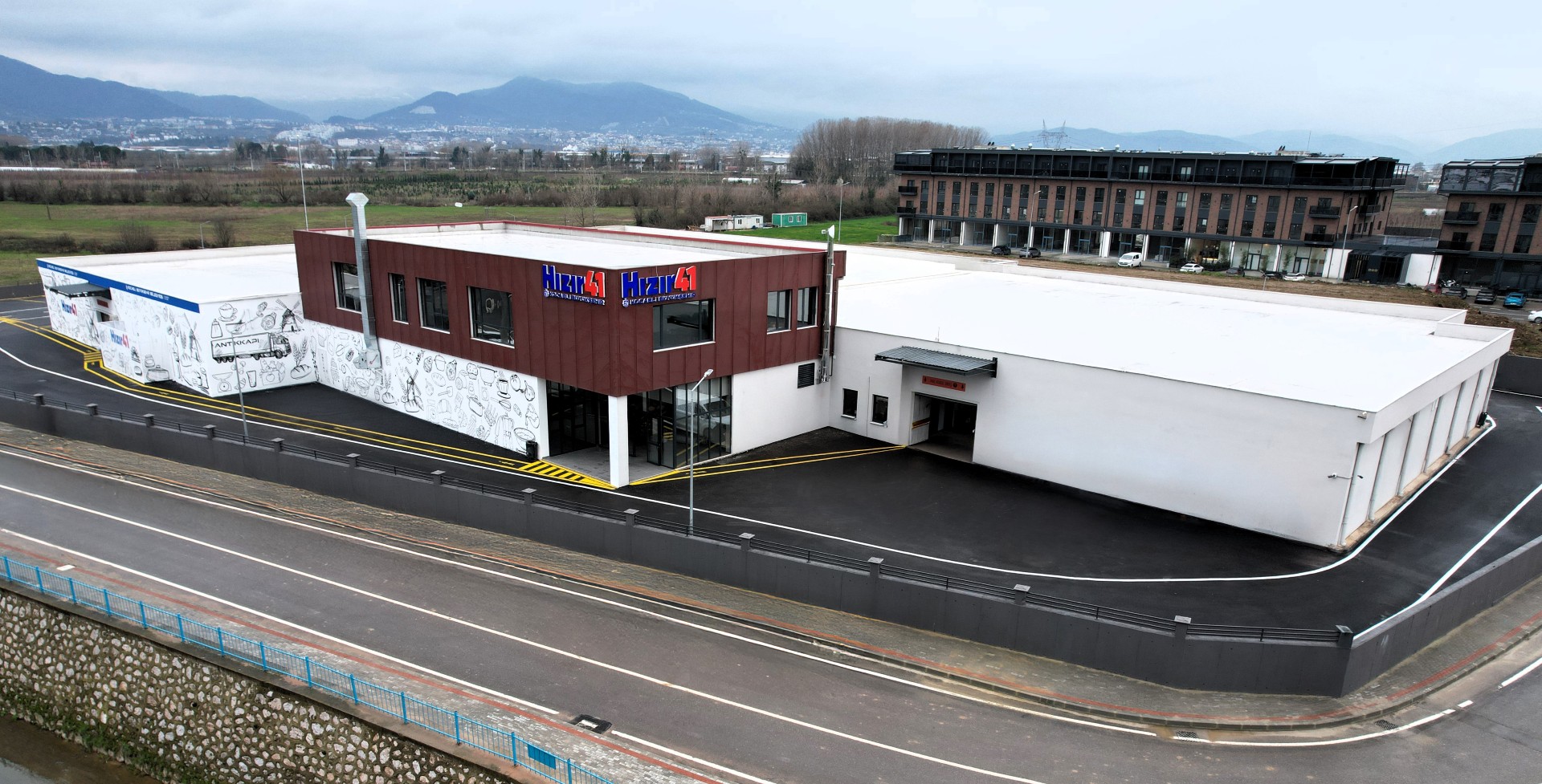 Hızır 41, 1 Yaşında Milyonlara Ulaştı (7)