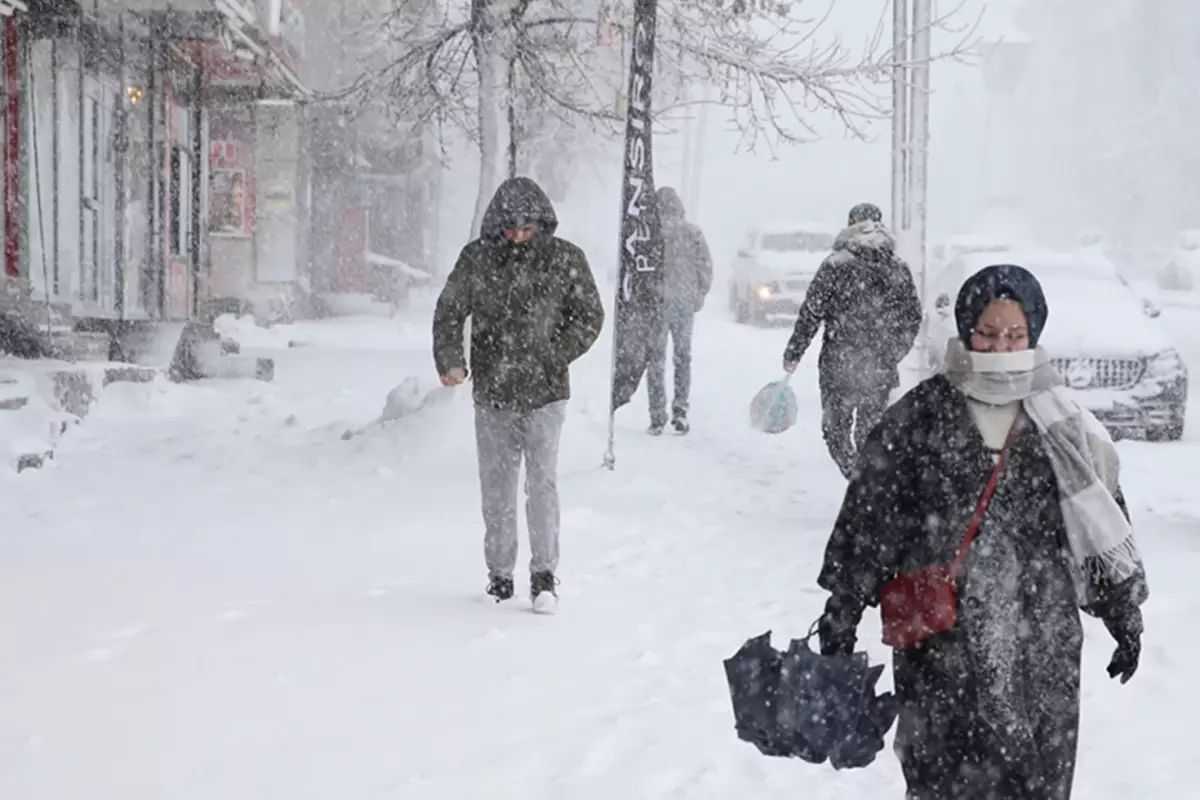 Kar Yagisi Geliyor Meteoroloji Uzmani Illeri Tek 19132190 793 Amp.jpg