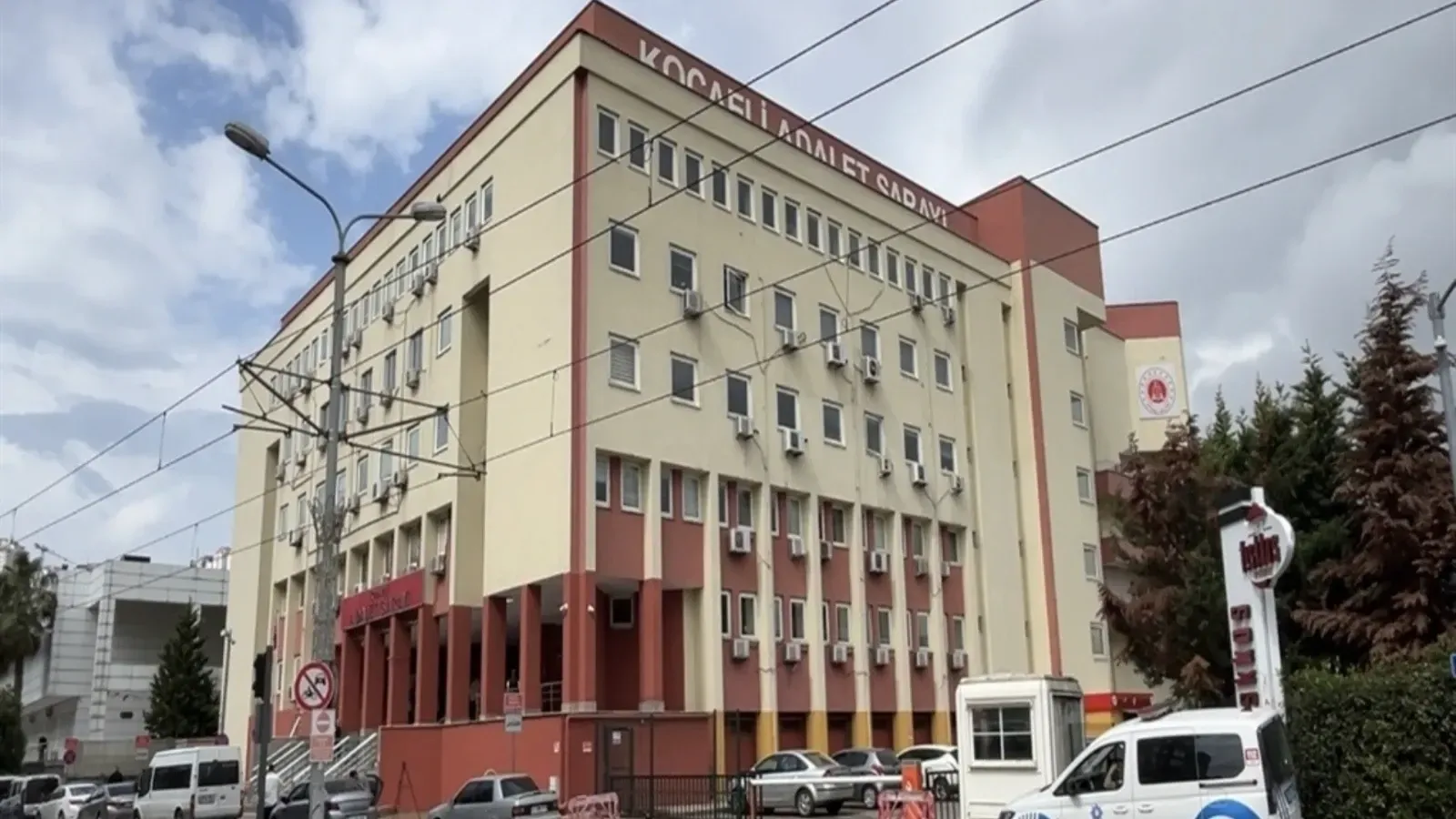 Kocaeli Adliyesindeki Emanet Deposundan 2 Kilo Altin Gram Gram Calinmis Wwwcagdaskocaelicom