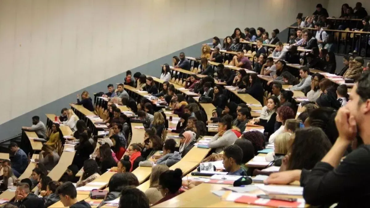 Kocaeli Universite Ogrencilerine Mujde 31 Egitim Modeli Resmen Basliyor