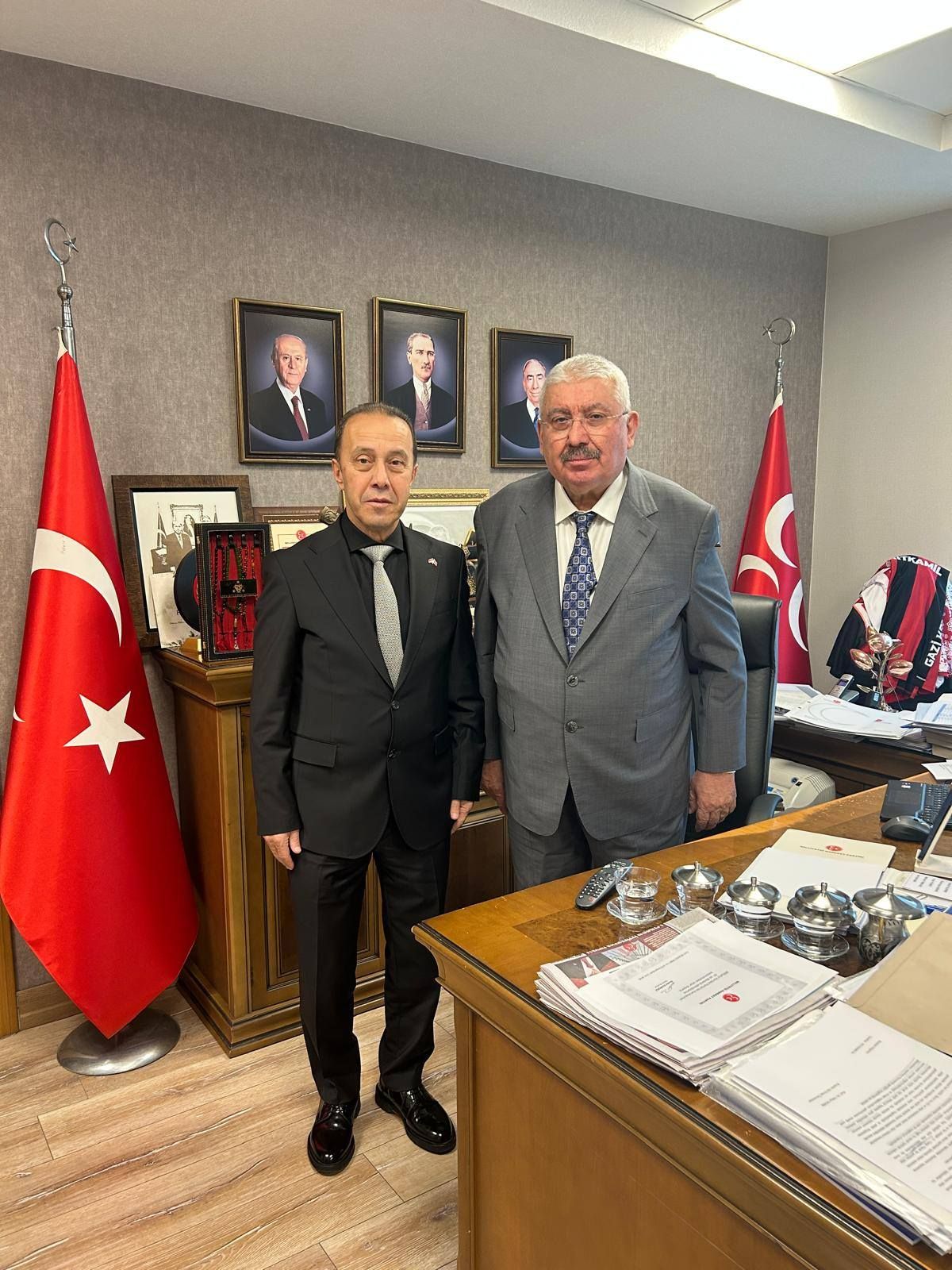 Mhp Kocaeli Il Baskani Kamil Akin Yonetim Kurulu Listesini Genel Merkeze Sundu