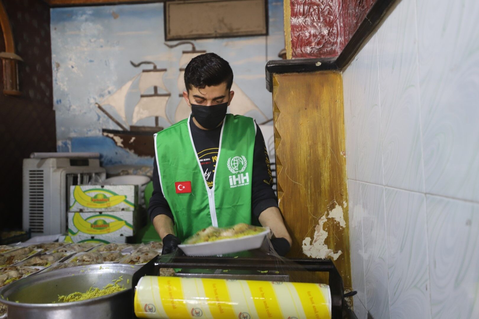 Suriye Rakka'da Büyükşehir'le Iftar Bereketi (1) (Büyük)