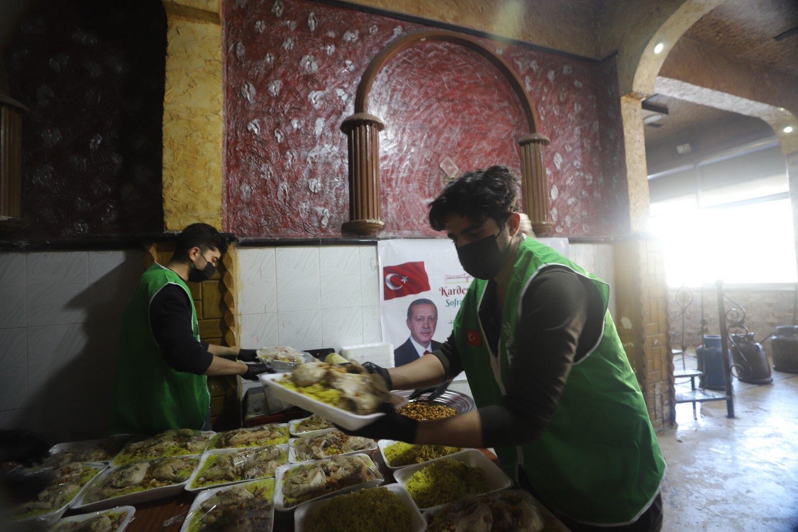 Suriye Rakka'da Büyükşehir'le Iftar Bereketi (3) (Büyük)