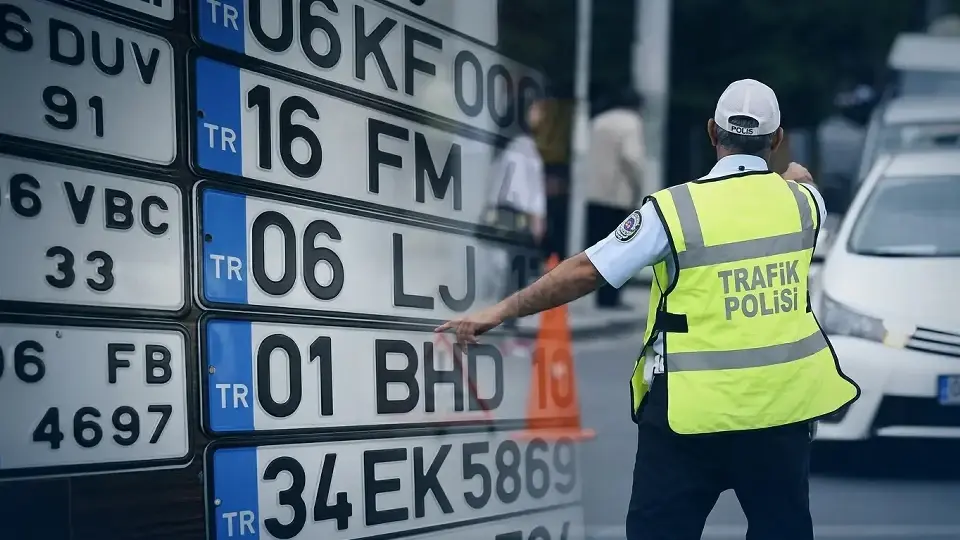 1A668211 777Hzif5Tdq8N2Lmurxx6V