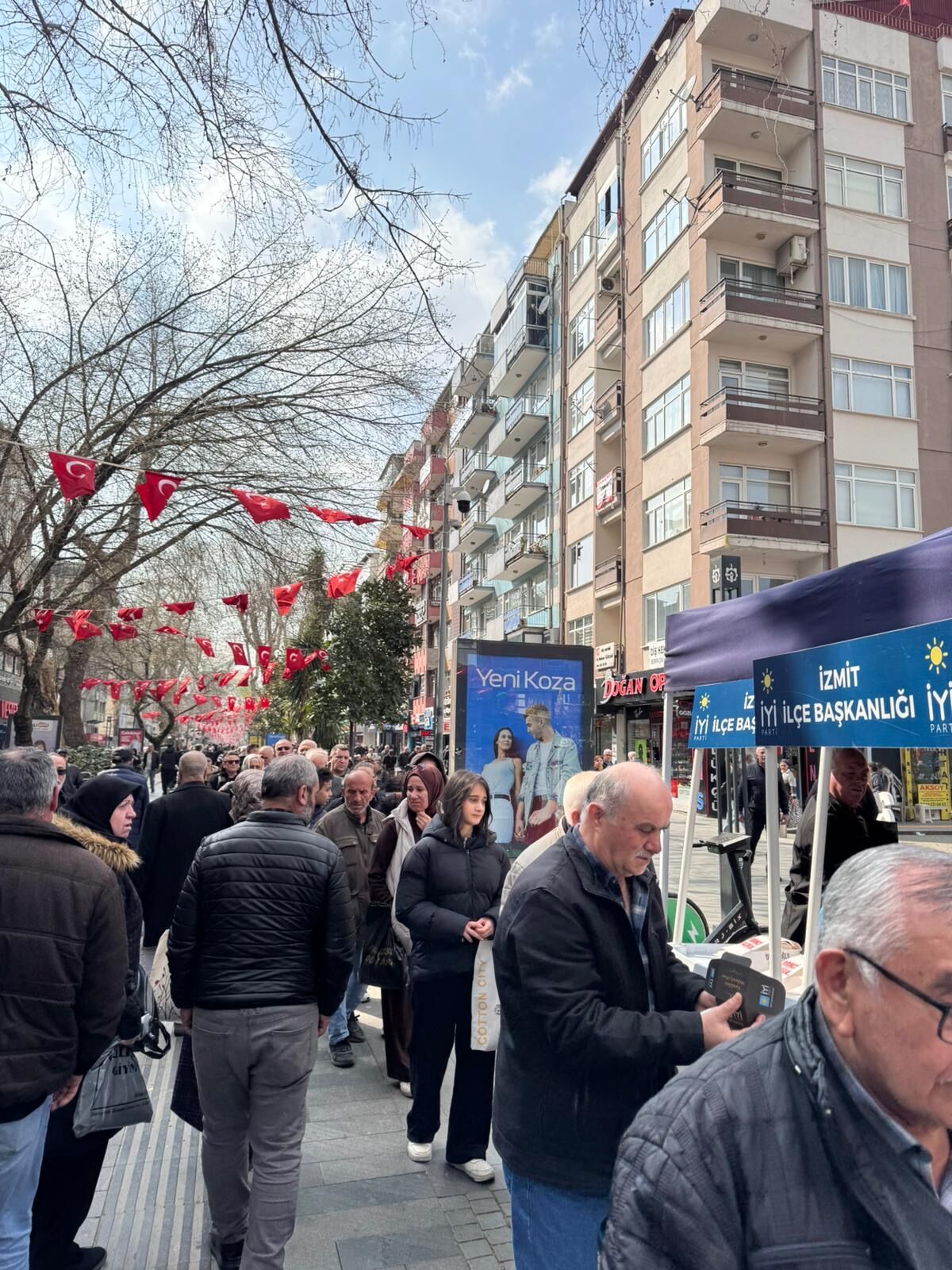 7D15B2C9 1570 426C Abb6 4Ff8D4498C32