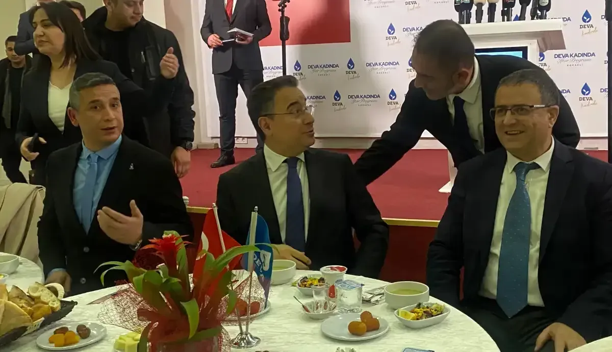 Ali Babacan Kocaelide Hukuksuzluklar Bitmeden Ayni Yolda Yurumek Mumkun Degil 2 Kocaeligundem