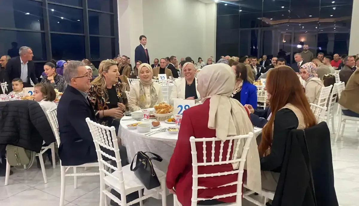 Ali Babacan Kocaelide Hukuksuzluklar Bitmeden Ayni Yolda Yurumek Mumkun Degil 3 Kocaeligundem