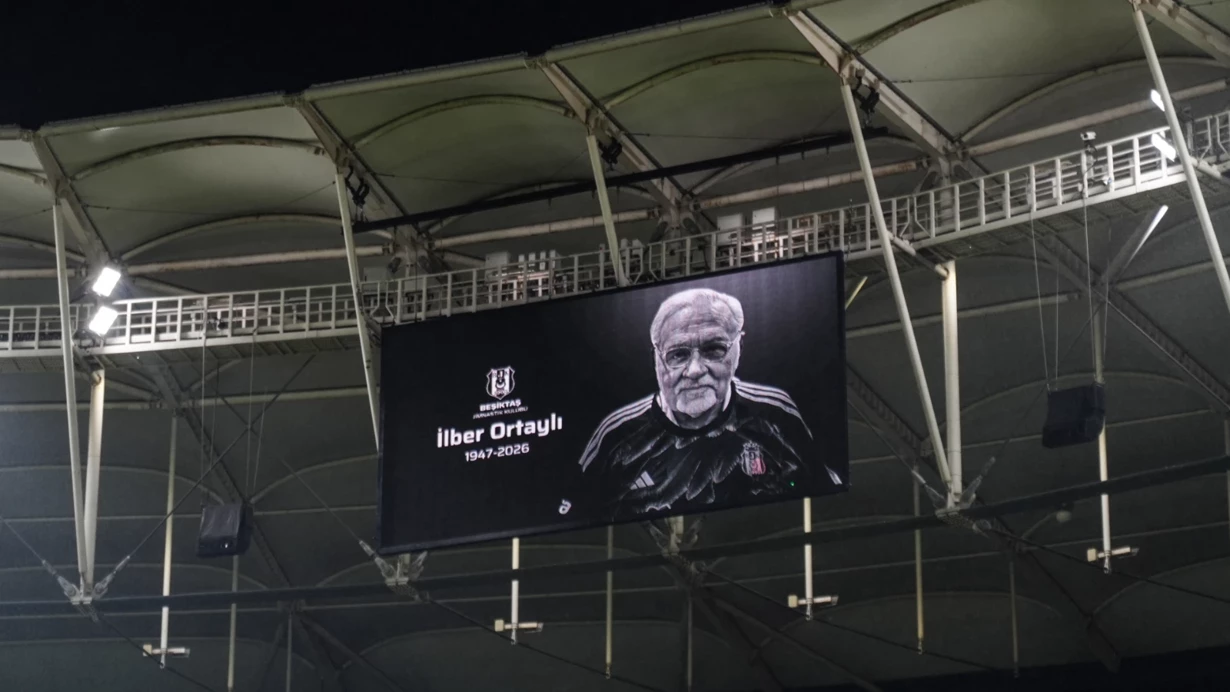 Besiktas Taraftari Ilber Ortayliyi Unutmadi Ko7Y