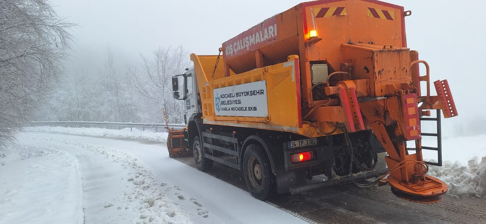 Büyükşehir, 235 Araç Ve 630 Personelle Görev Başında (6)