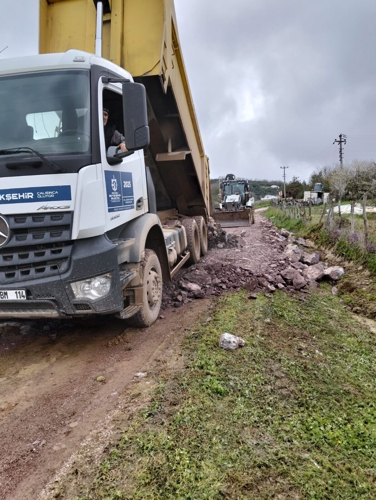 Büyükşehir'den Bozulan Yollara Hızlı Müdahale (3)