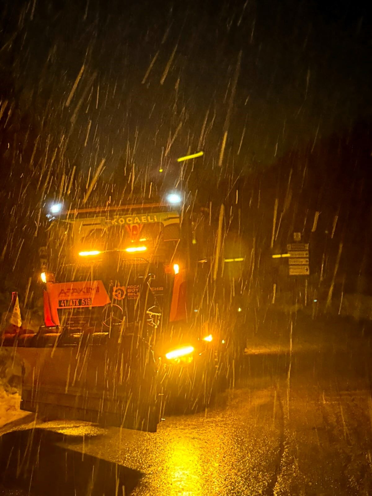 Büyükşehir'in Hızlı Müdahalesi Vatandaşları Kurtardı (1)