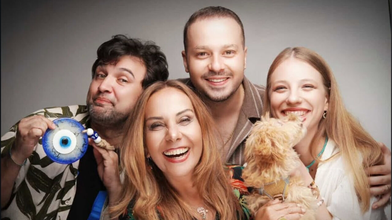 Cicek Dilligil Kimdir-1