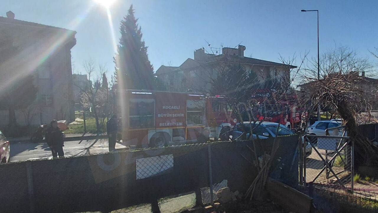 Derince’de Dehşet Evi Ateşe Verdi, Dükkânıça Balyozla Saldırdı