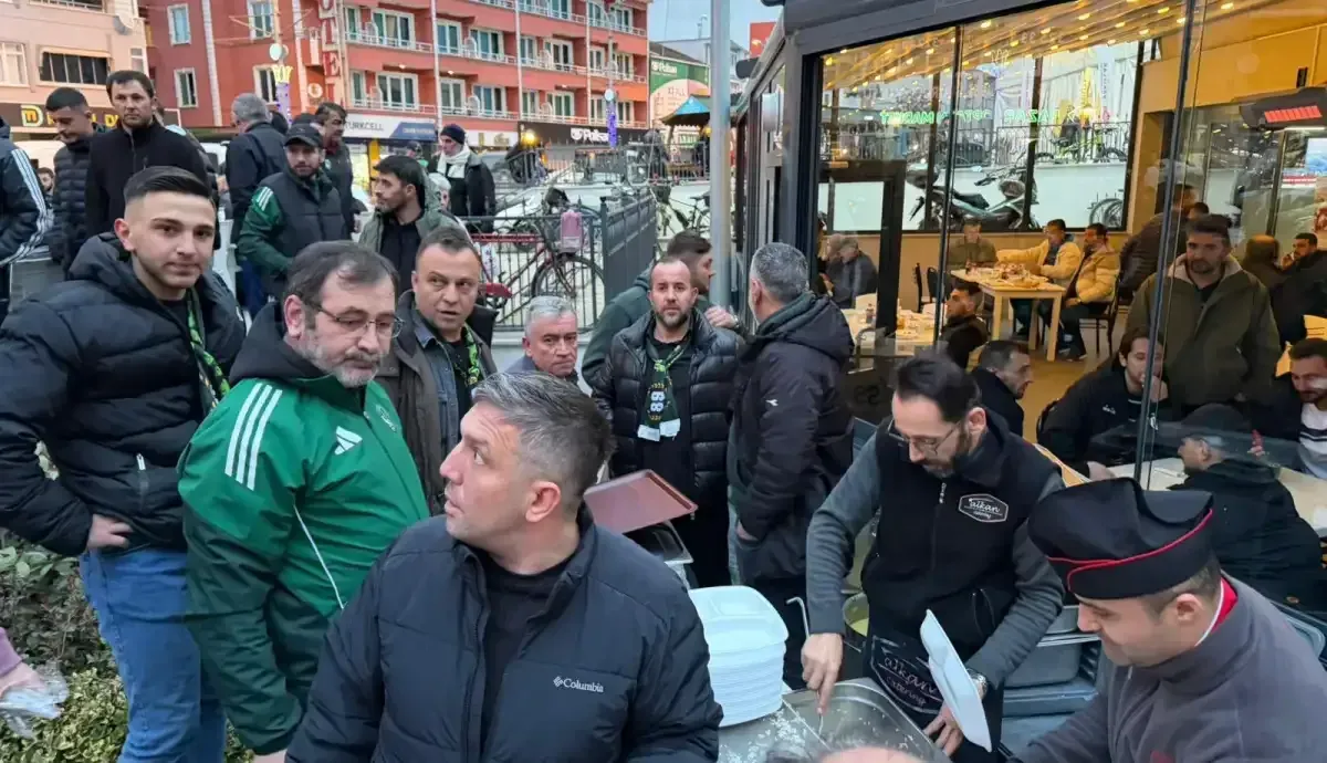 Hodrimeydan Mehmet Ali Pasada Iftar Verdi 11 Kocaeligundem