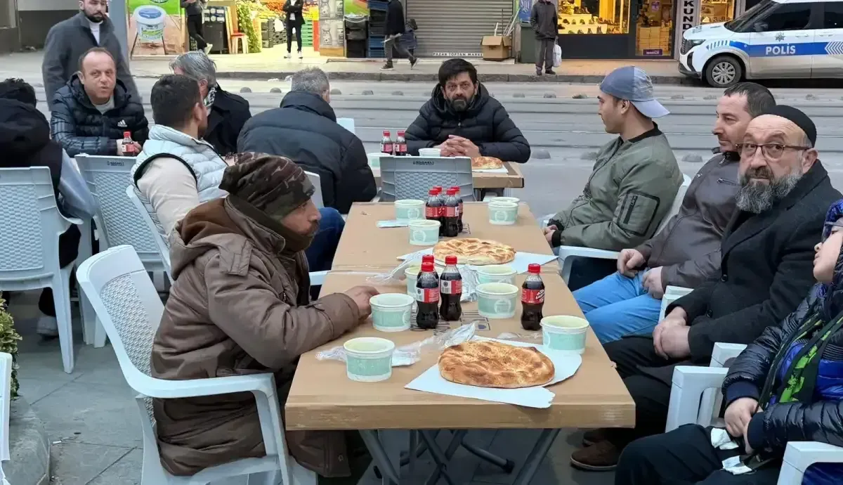 Hodrimeydan Mehmet Ali Pasada Iftar Verdi 5 Kocaeligundem