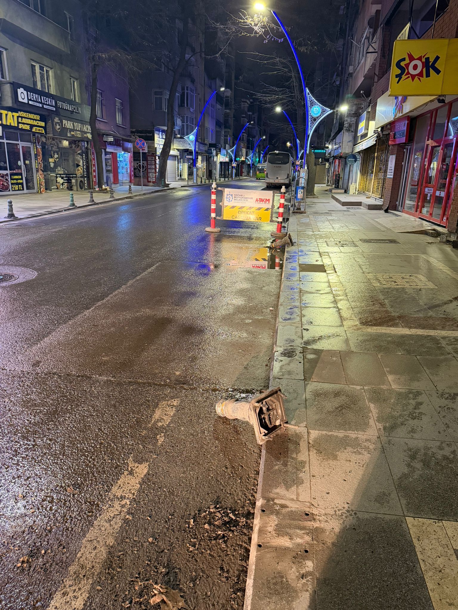 İzmit Ilçesi İnönü Caddesi (2)