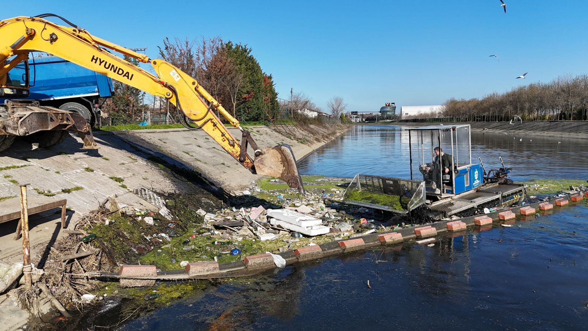 Izmit Korfezine Atik Kalkani 12 Metrekup Cop Denize Ulasmadan Toplandi3