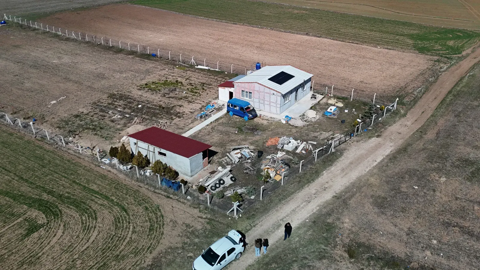 Kan Donduran Cinayet 13 Yasindaki Kizi Babasi Oldurdu Bahceye Gomup Intihar Etti3Wwwcagdaskocaelicom