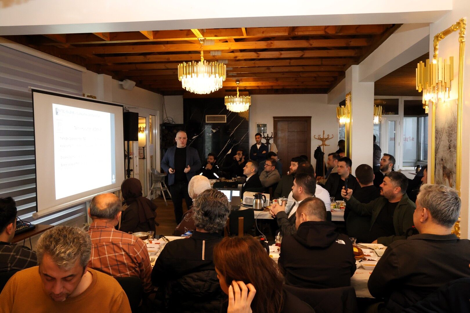 Kentsel Dönüşüm Ve Imar Konuları Masaya Yatırıldı (1)