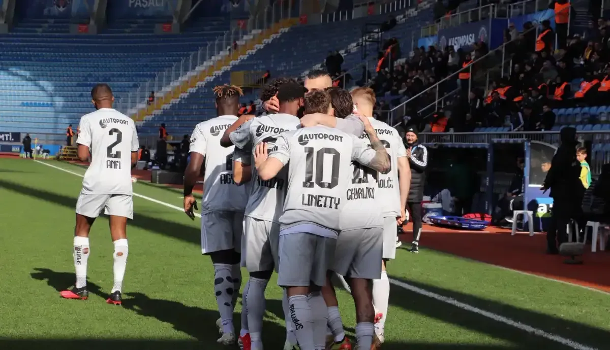 Kocaelispor Ilk 45 Dakikayi Onde Kapatti 1 2 Kocaeligundem