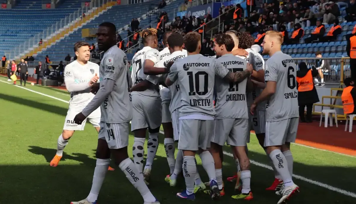 Kocaelispor Ilk 45 Dakikayi Onde Kapatti 1 5 Kocaeligundem