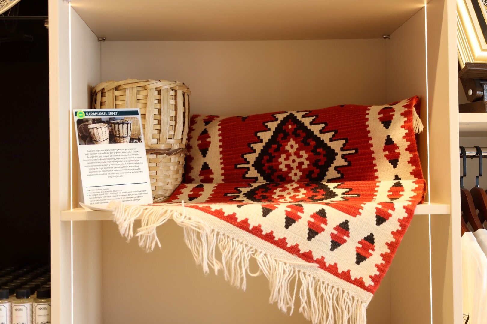 Kocaeli'ye Özgü Ürünler Hatıra Mağazası'nda (19)