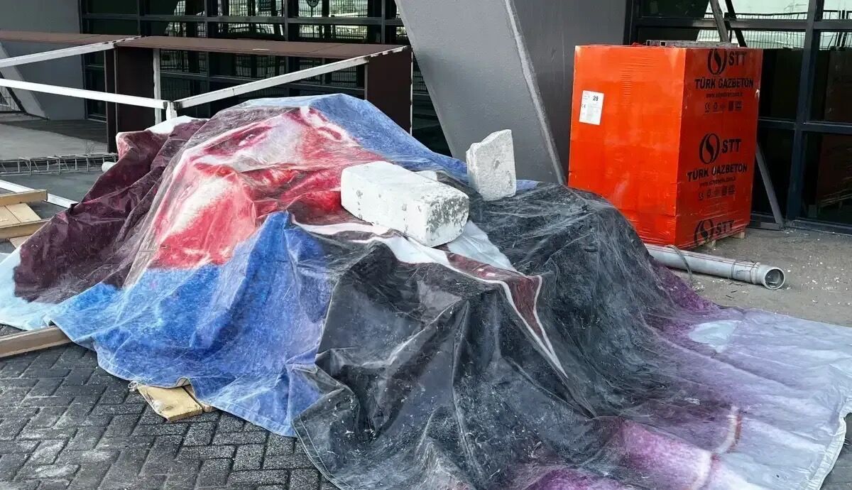 Mustafa Kemal Ataturke Buyuk Saygisizlik 2-1