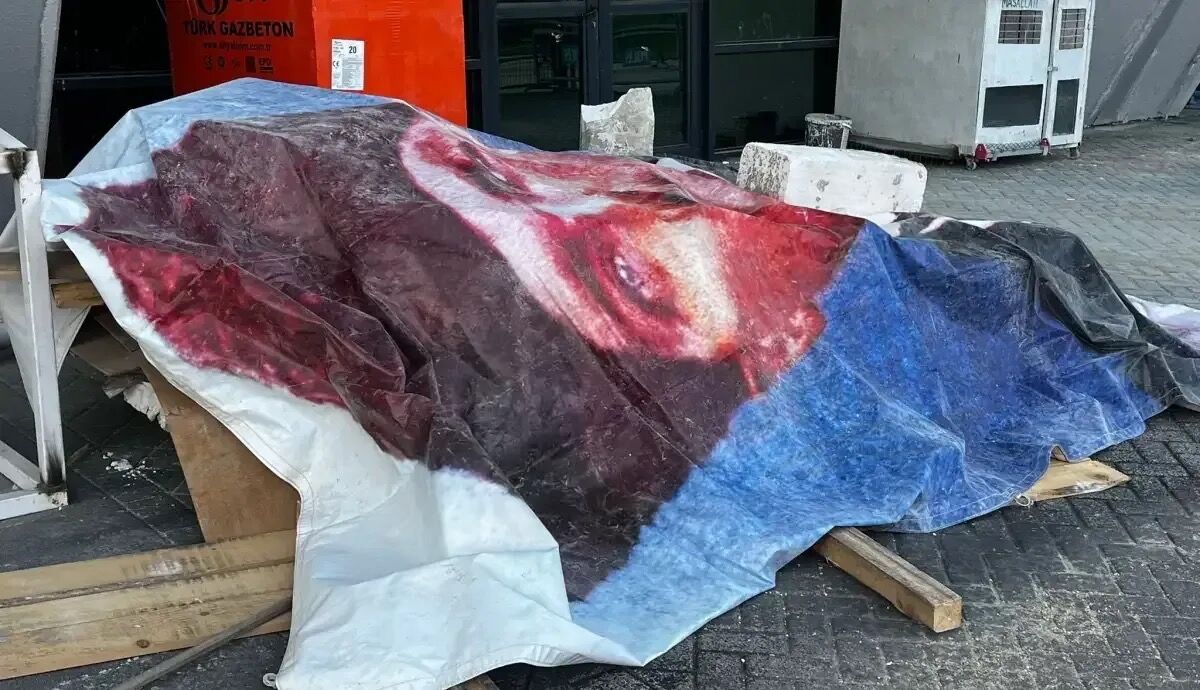 Mustafa Kemal Ataturke Buyuk Saygisizlik 3-1