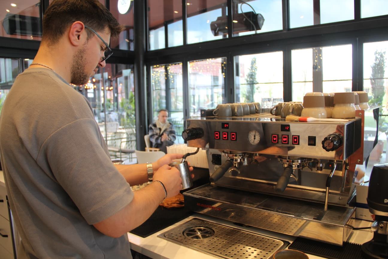 Nouf Coffee & Dessort (12)