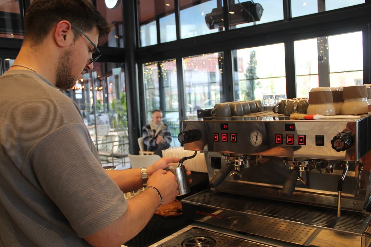 Nouf Coffee & Dessort (6)