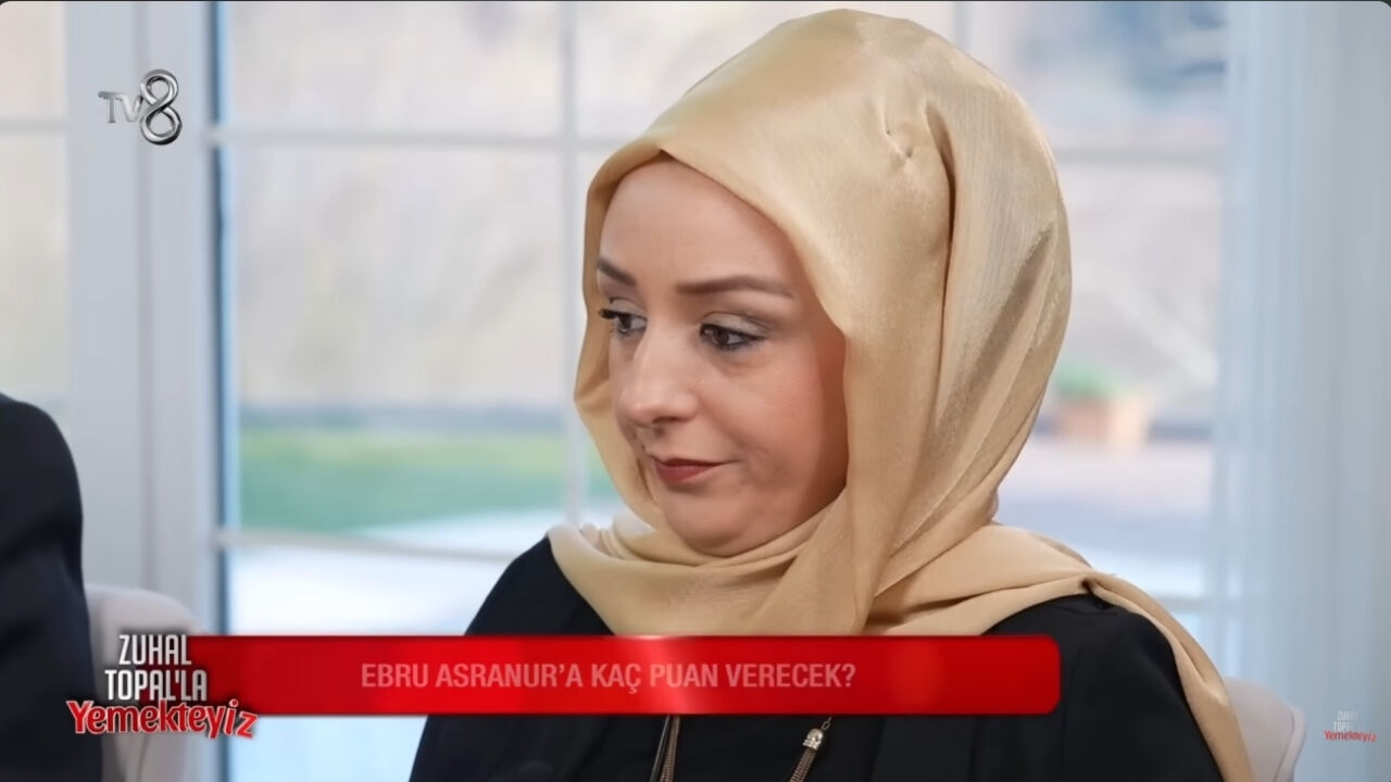 Yemekteyiz Ebru Hanim